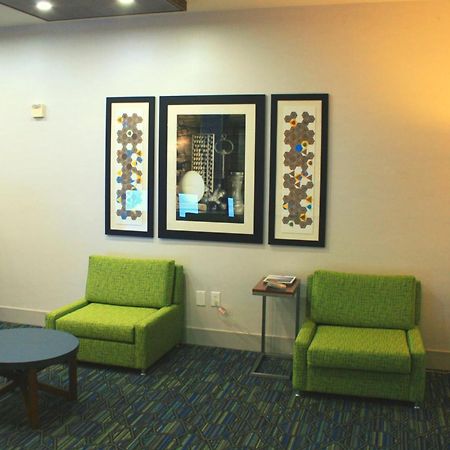 Holiday Inn Express Hotel & Suites Marina By Ihg Exterior foto