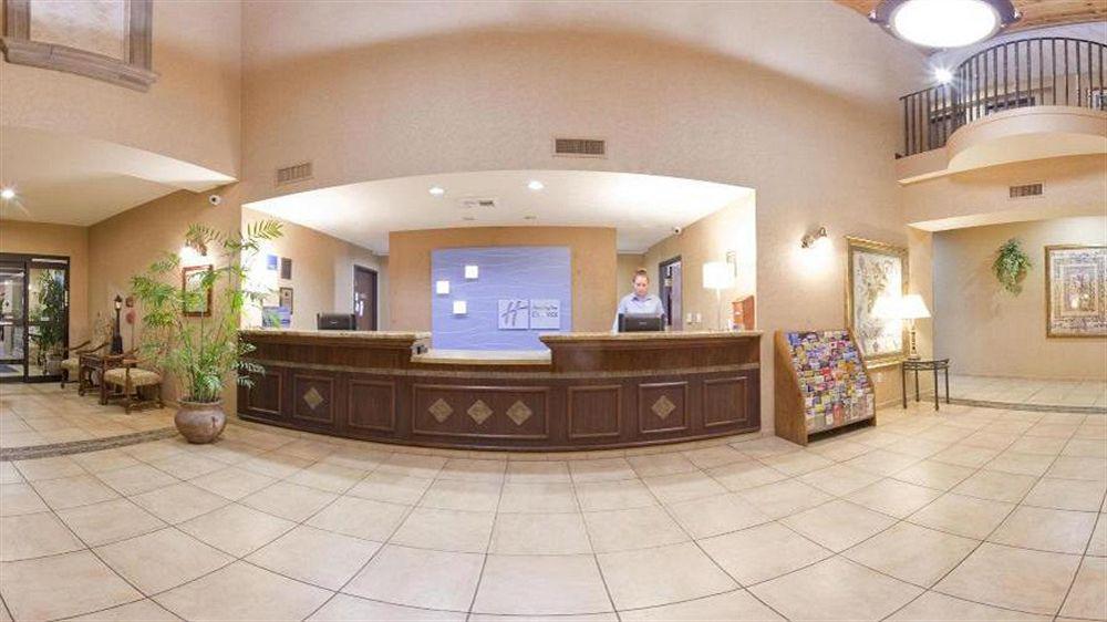 Holiday Inn Express Hotel & Suites Marina By Ihg Exterior foto