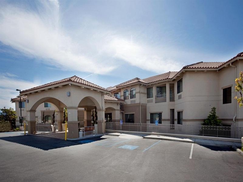 Holiday Inn Express Hotel & Suites Marina By Ihg Exterior foto