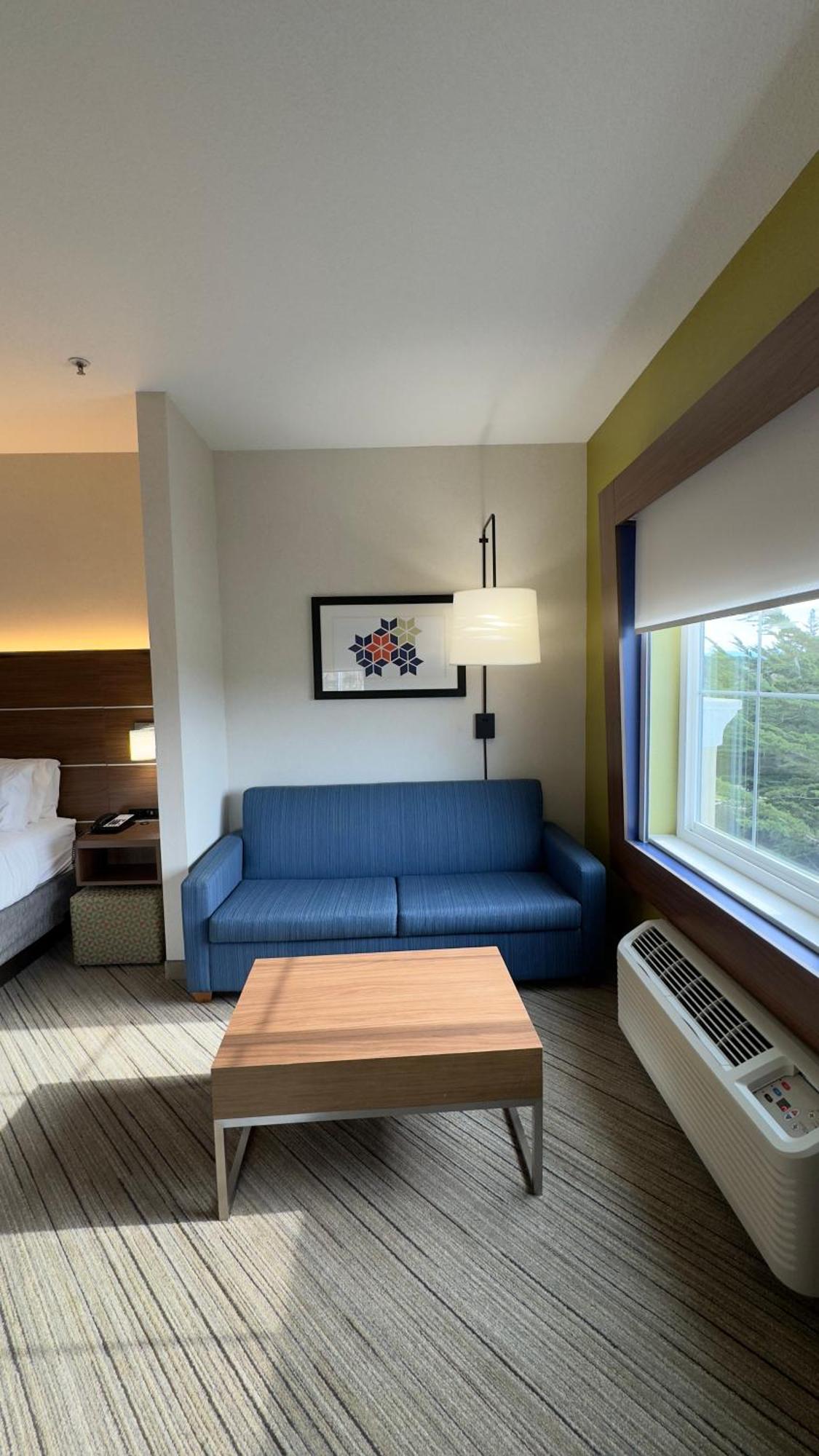 Holiday Inn Express Hotel & Suites Marina By Ihg Exterior foto